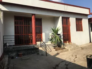 Photo - Furnished 4bdrm Villa in አስቸካይ የሚሸጥ ቤት ቄራ, Kirkos for sale