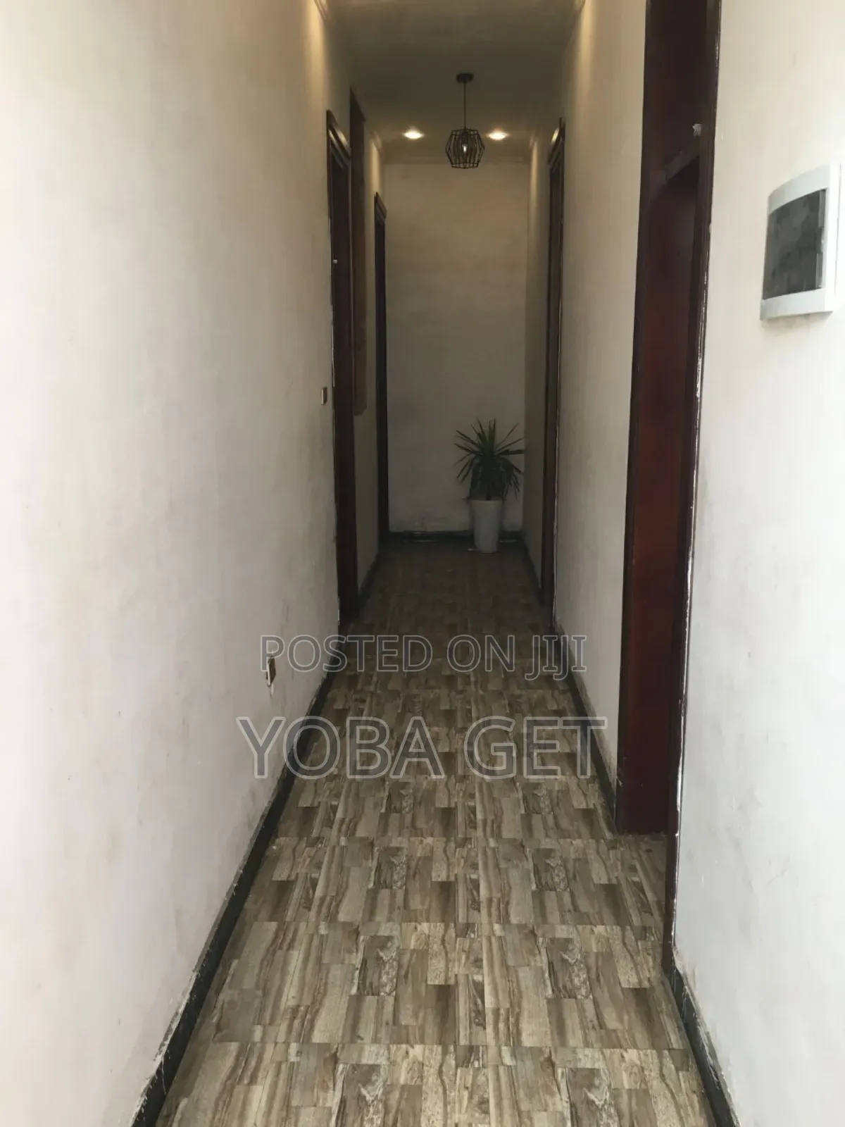 Furnished 4bdrm Villa in አስቸካይ የሚሸጥ ቤት ቄራ, Kirkos for sale