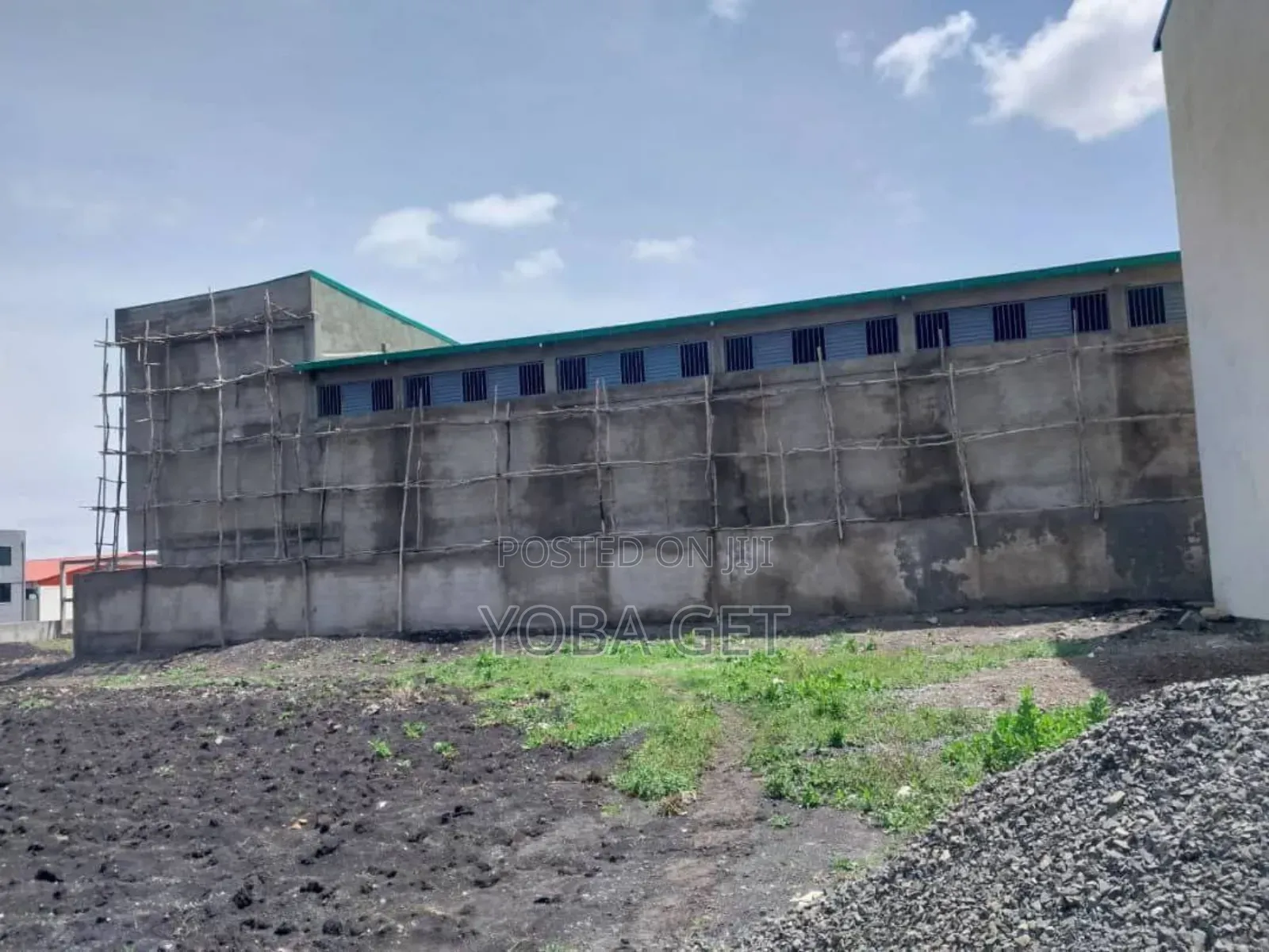 አስቸካይ መጋዘን