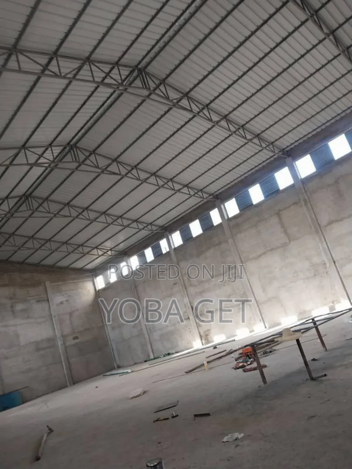 አስቸካይ መጋዘን