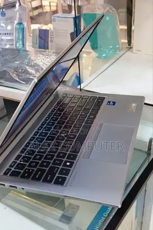 New Laptop HP EliteBook 840 G8 16GB Intel Core I7 SSD 512GB