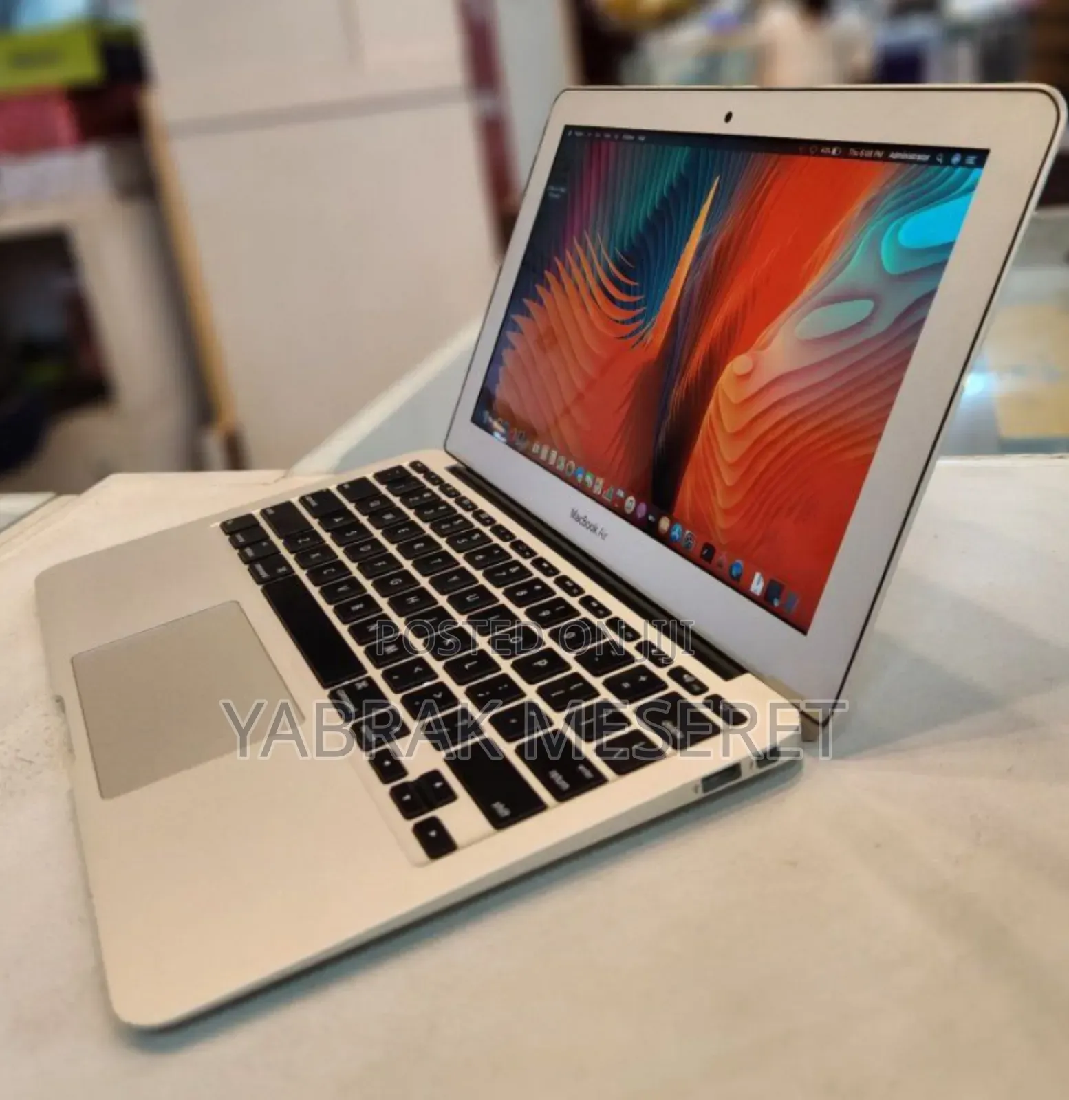 New Laptop Apple MacBook Air 2015 4GB Intel Core I5 SSD 128GB
