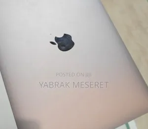 New Laptop Apple MacBook Pro 2022 M2 8GB Apple M2 SSD 256GB