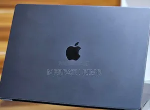 New Laptop Apple MacBook 18GB Apple M3 Pro SSD 512GB
