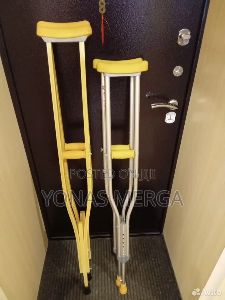 Axillary Crutches (X2 Units)፵臀non-Slip Rubber Mat,፩crutches