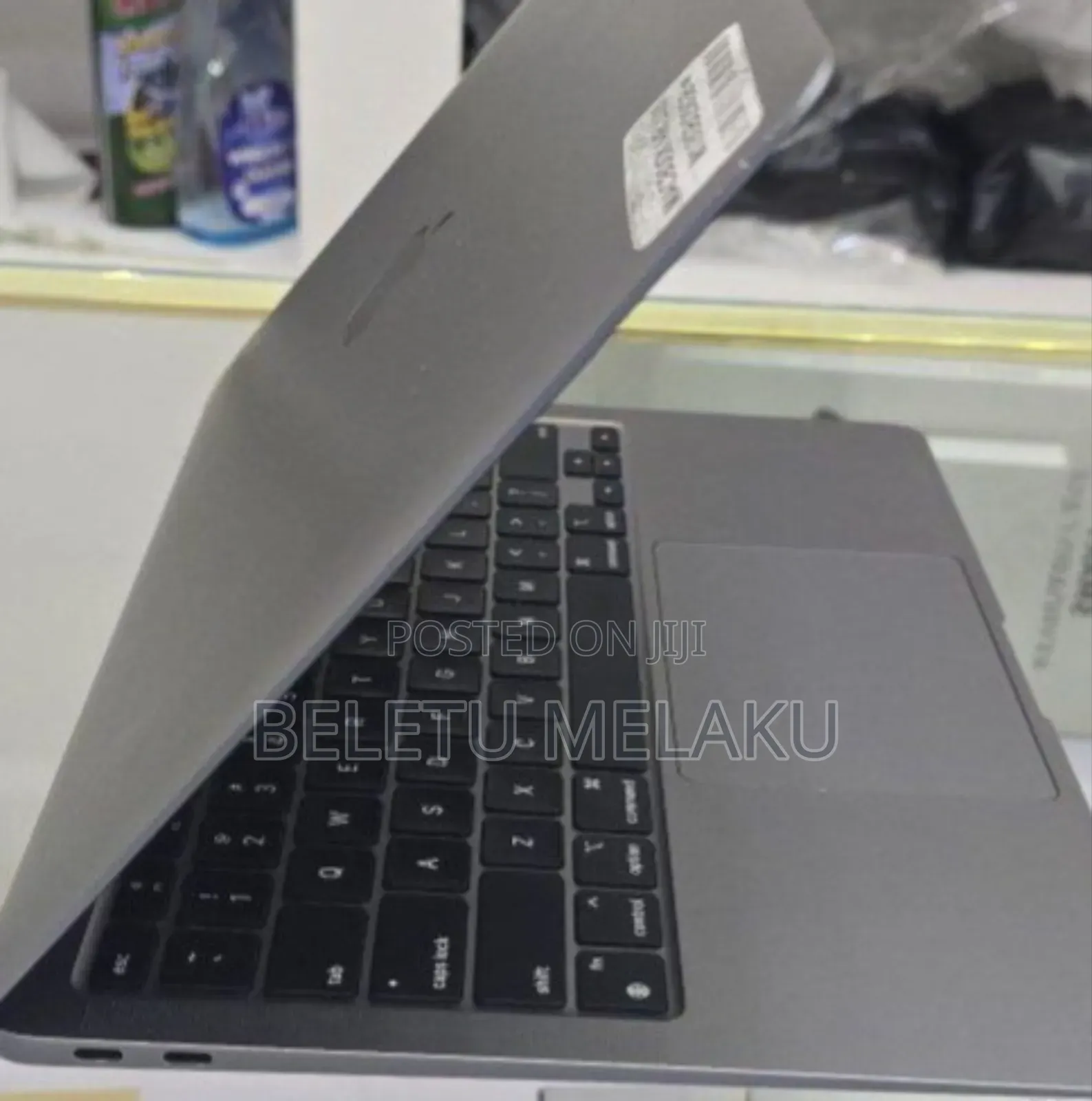 New Laptop Apple MacBook Air 2020 8GB Apple M1 SSD 256GB