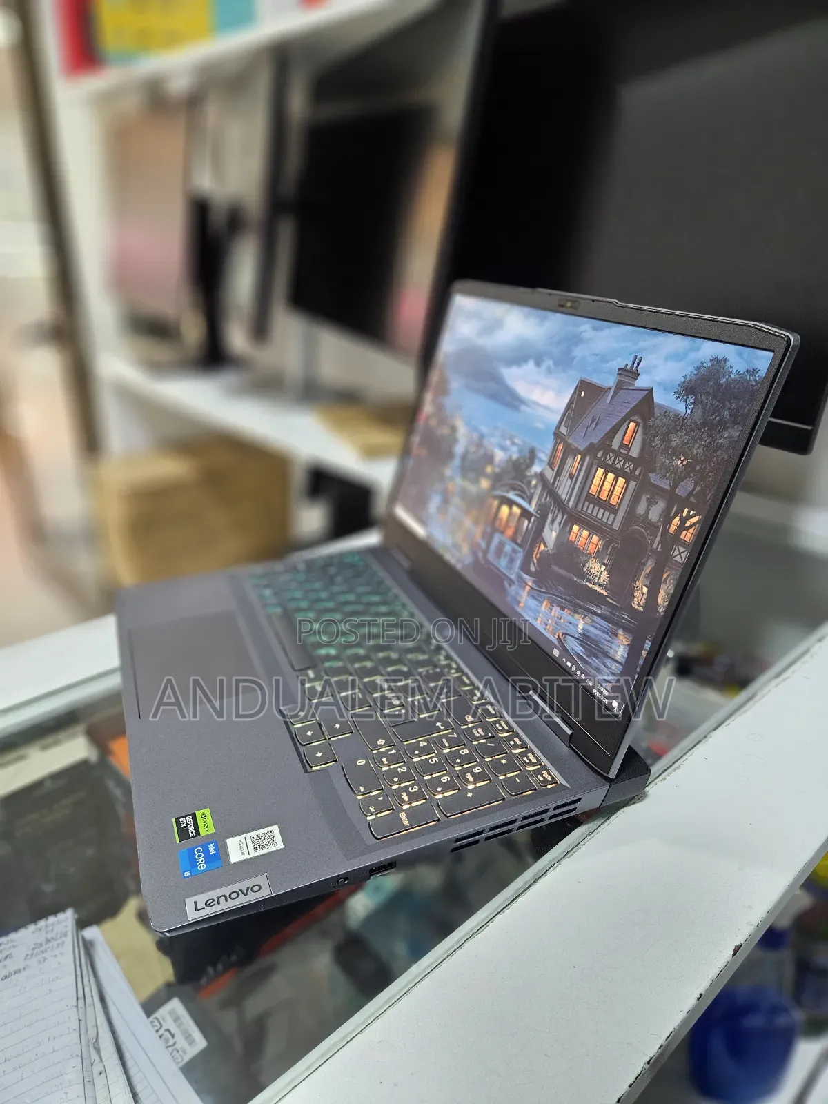 New Laptop Lenovo LOQ 15IRH8 16GB Intel Core I5 SSD 512GB