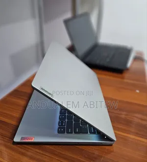 New Laptop Lenovo IdeaPad Z710 8GB Intel Core I3 SSD 256GB