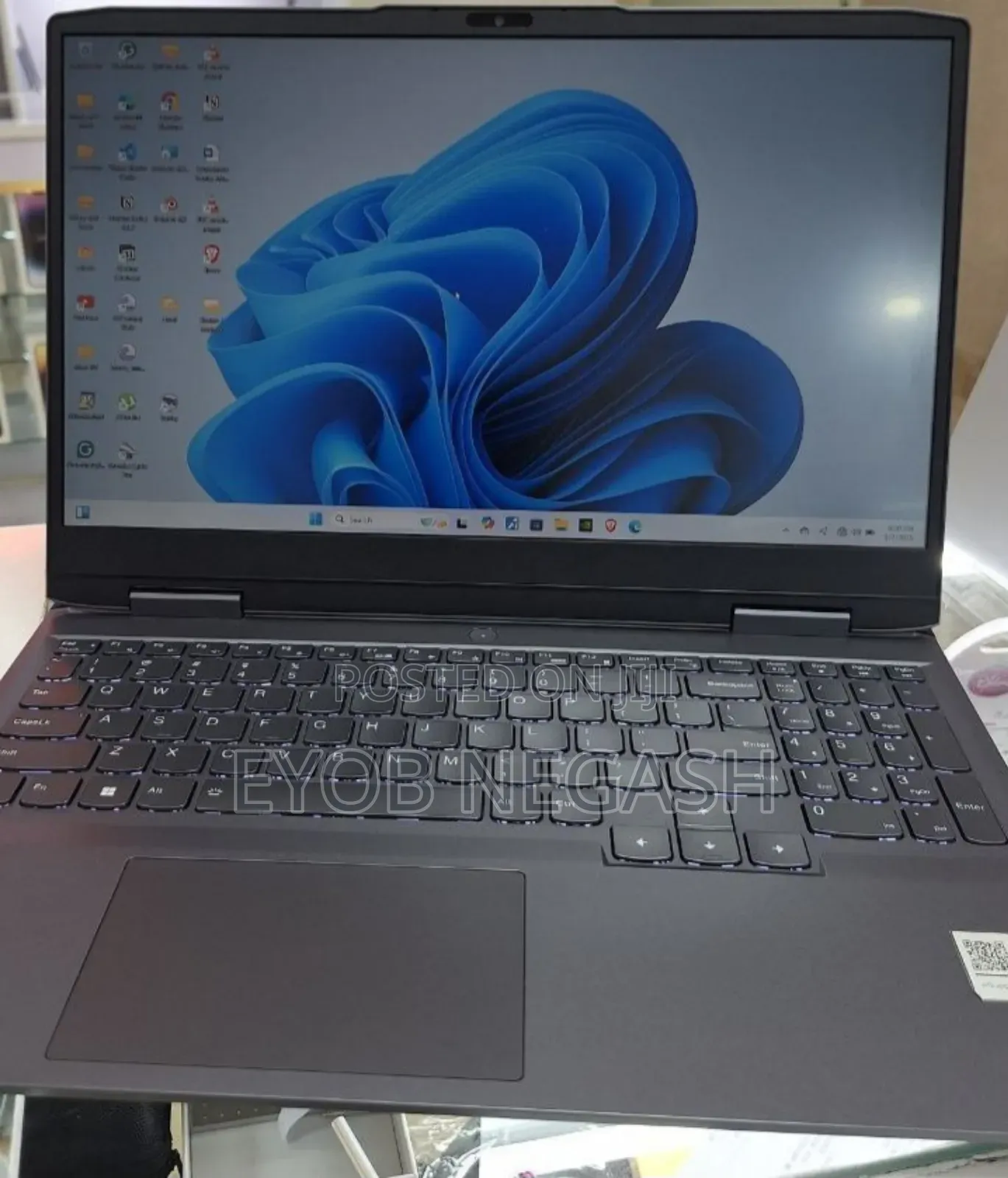 New Laptop Lenovo LOQ 15IRH8 16GB AMD Ryzen 7 SSD 512GB