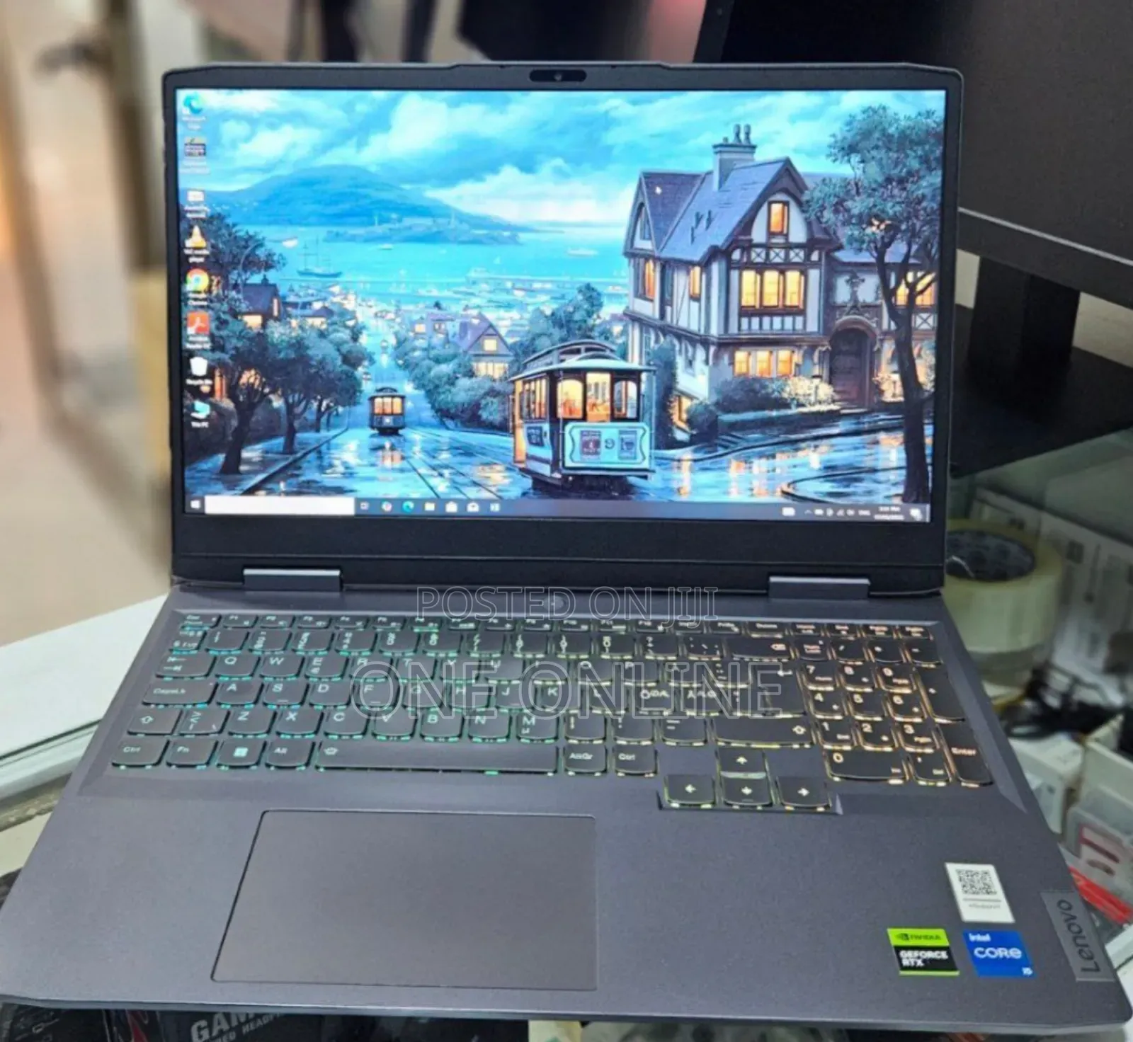 New Laptop Lenovo LOQ 15IRH8 16GB Intel Core I5 SSD 512GB