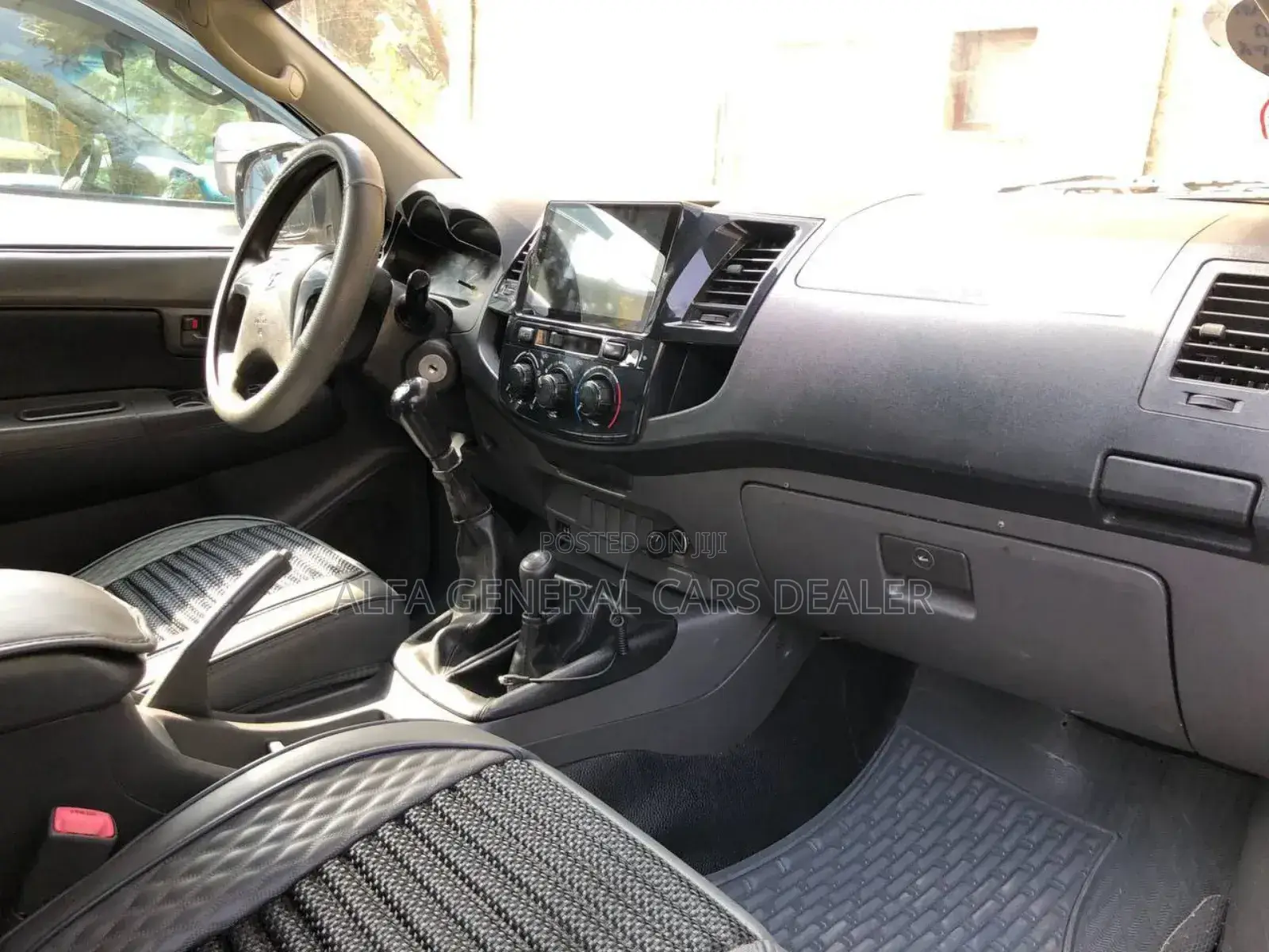 Toyota Hilux 2012 Brown