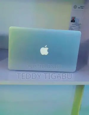 New Laptop Apple MacBook Air 2013 4GB Intel Core I5 SSD 256GB