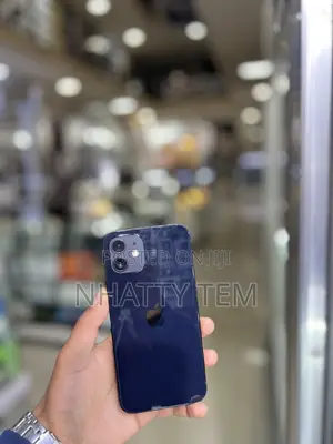 Photo - Apple iPhone 12 128 GB Black