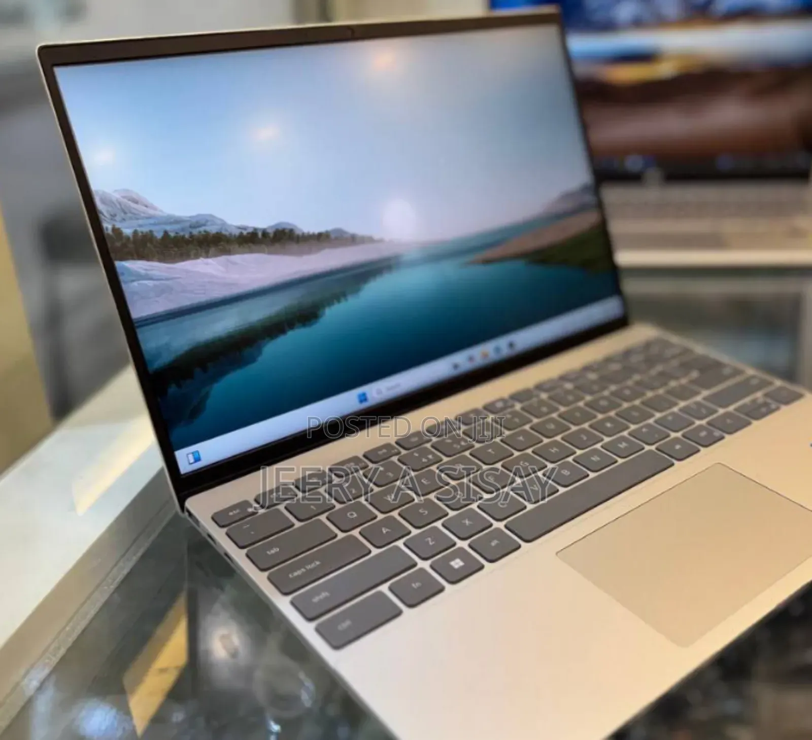 New Laptop Dell Inspiron 13 5368 16GB Intel Core I5 SSD 512GB