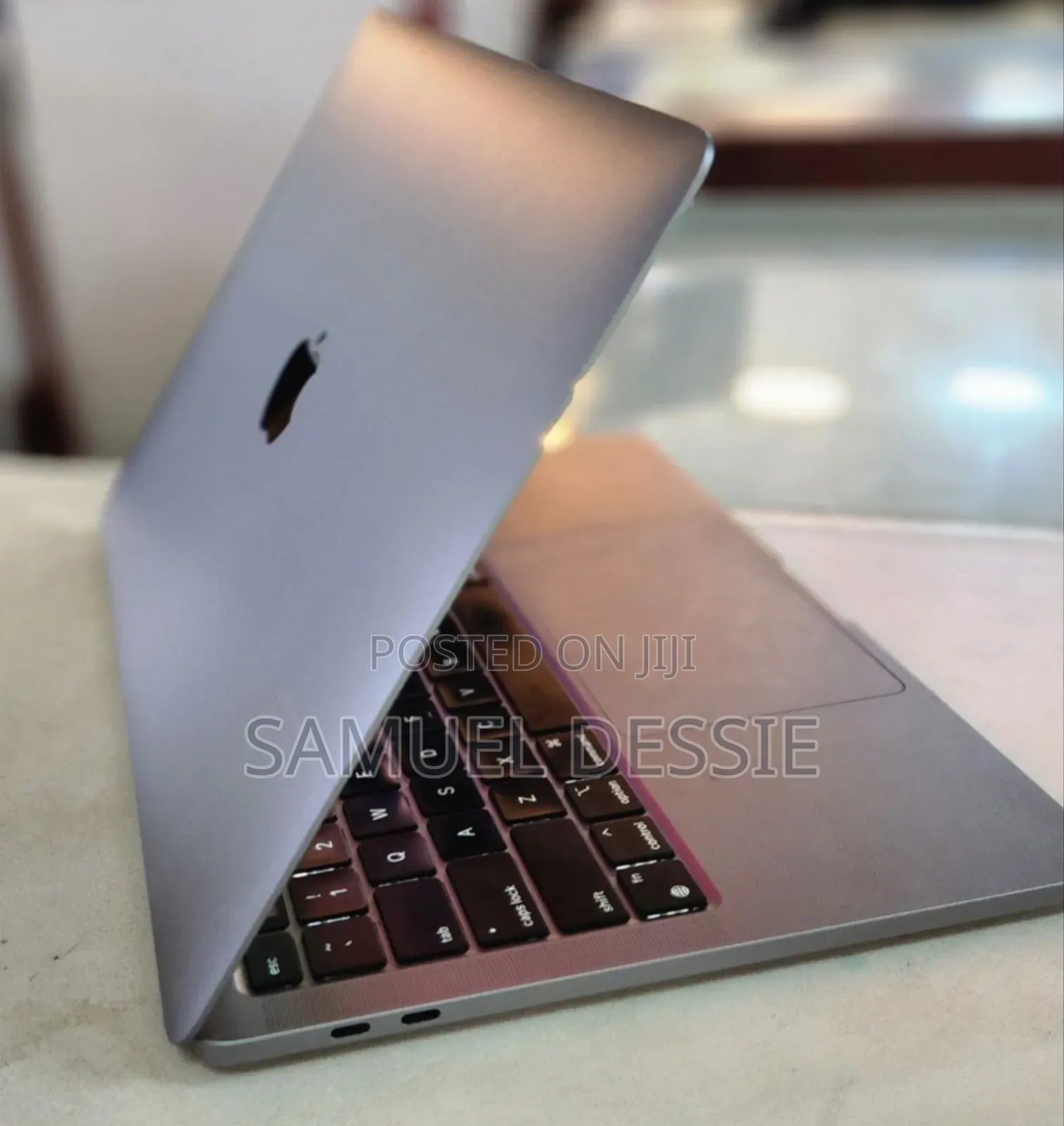 New Laptop Apple MacBook Pro 2020 M1 16GB Apple M1 Pro SSD 1T