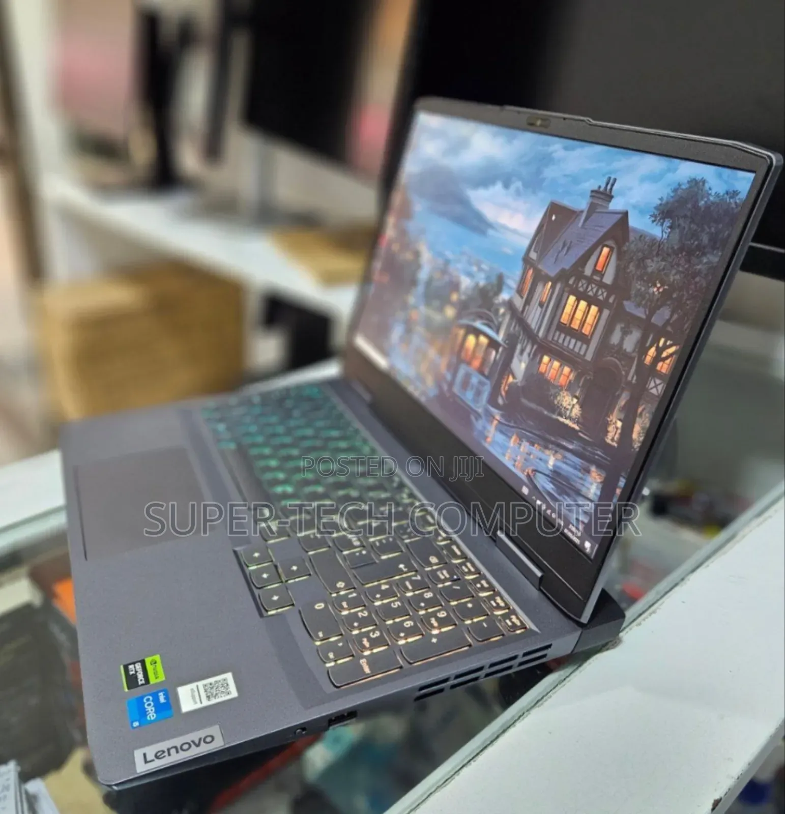 New Laptop Lenovo LOQ 15IRH8 16GB Intel Core I5 SSD 512GB