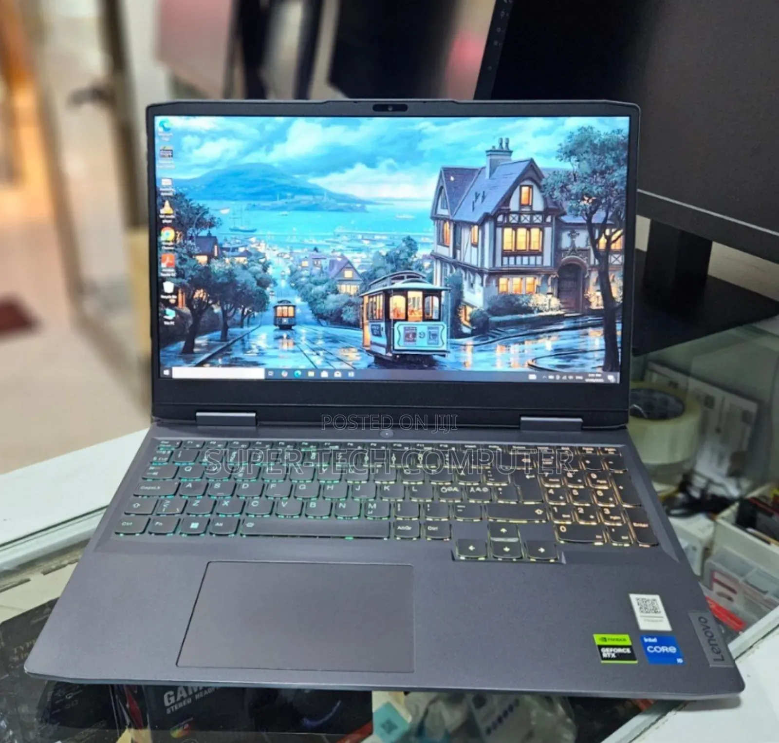 New Laptop Lenovo LOQ 15IRH8 16GB Intel Core I5 SSD 512GB