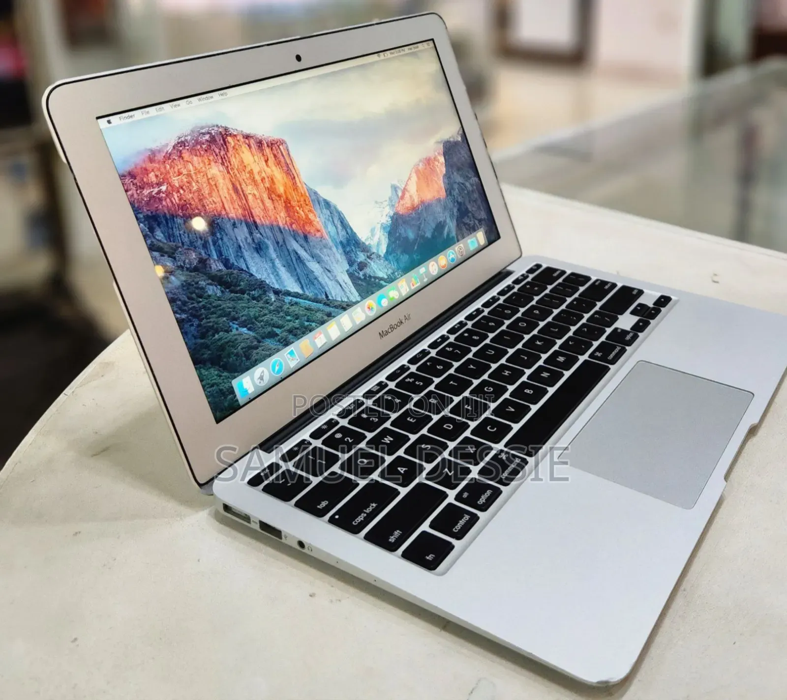 New Laptop Apple MacBook Air 2015 4GB Intel Core I5 SSD 128GB