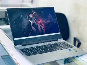 New Laptop HP Omen 15 16GB Intel Core I7 HDD 512GB