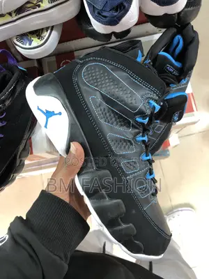 Photo - Jordan 9 Blue Black Mid