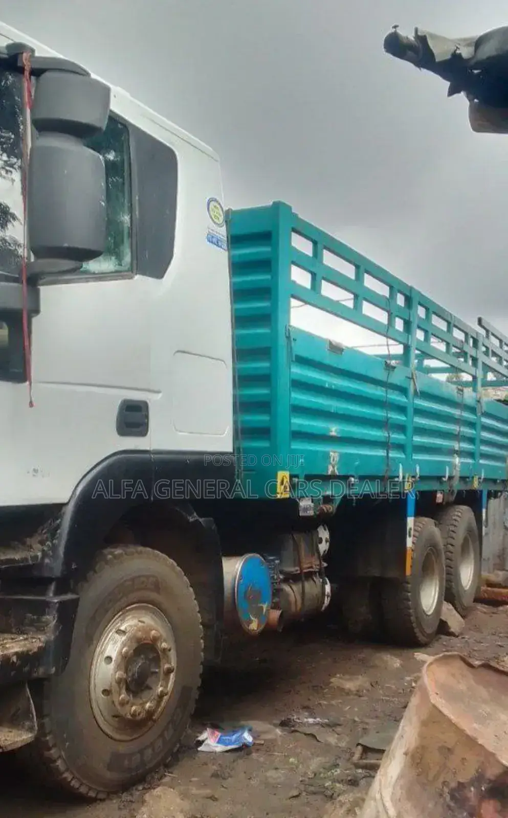 • Genlyon ካሶኒ
•2014
•73 ሽ ታርጋ
•ሞተር ከላይና ከታች አድሷል