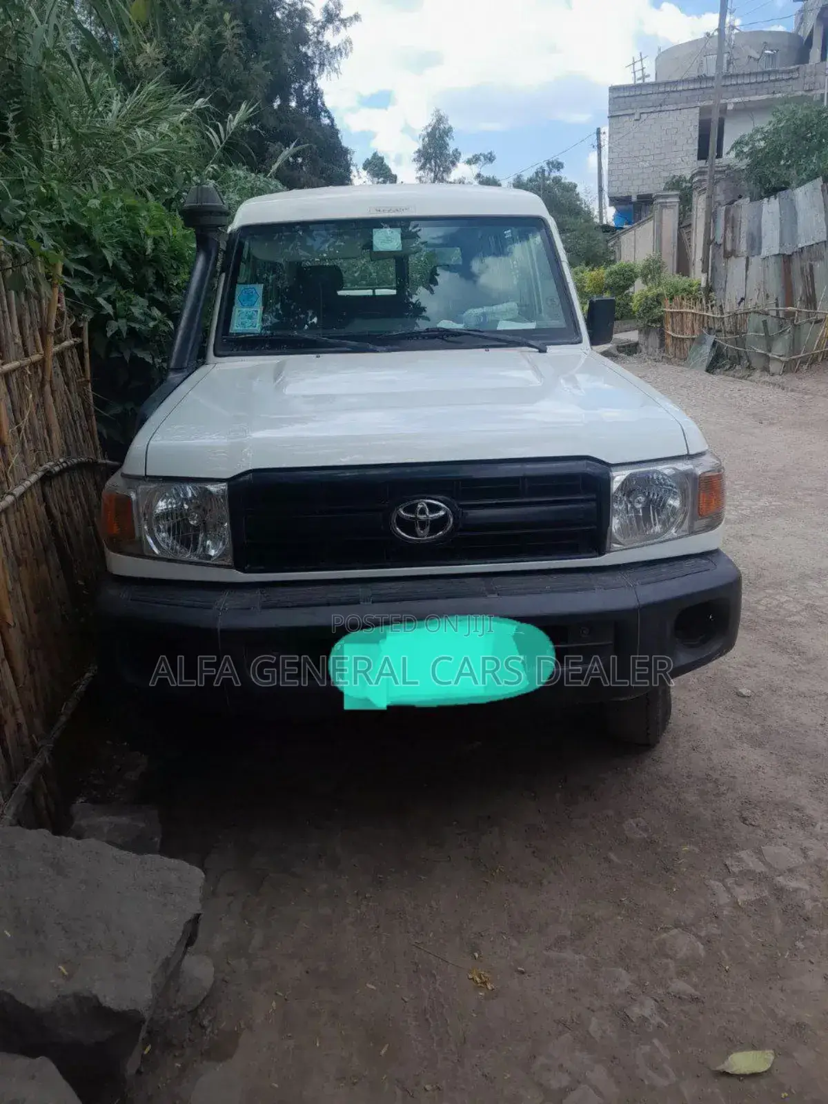 Toyota Land Cruiser 2017 Off white