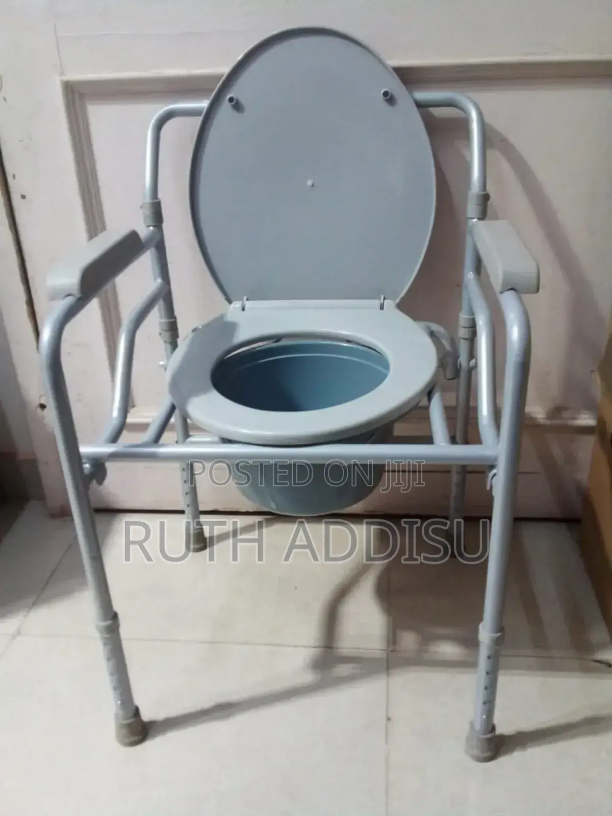 Commode Chair4፯tpilet Seat3፭bath Seat3፯commode Chair New