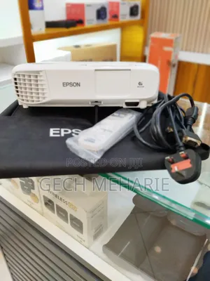 Brand New Epson Projector
With Manual Cd and Cartoon 
Mohi