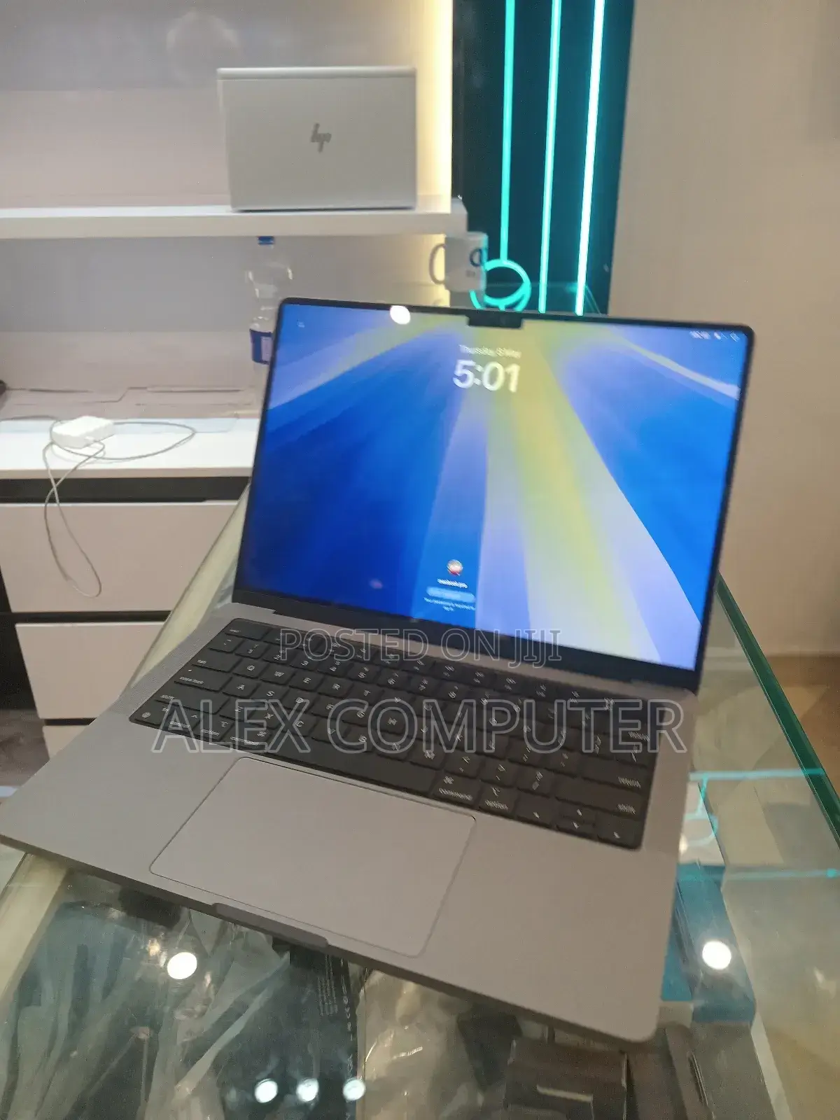 New Laptop Apple MacBook Pro 2021 M1 16GB Apple M1 Pro SSD 512GB