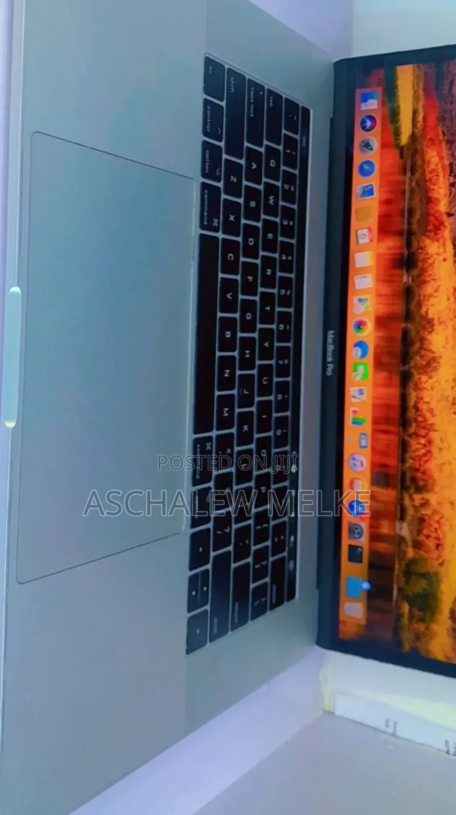 New Laptop Apple MacBook Pro 2017 16GB Intel Core I7 SSD 256GB