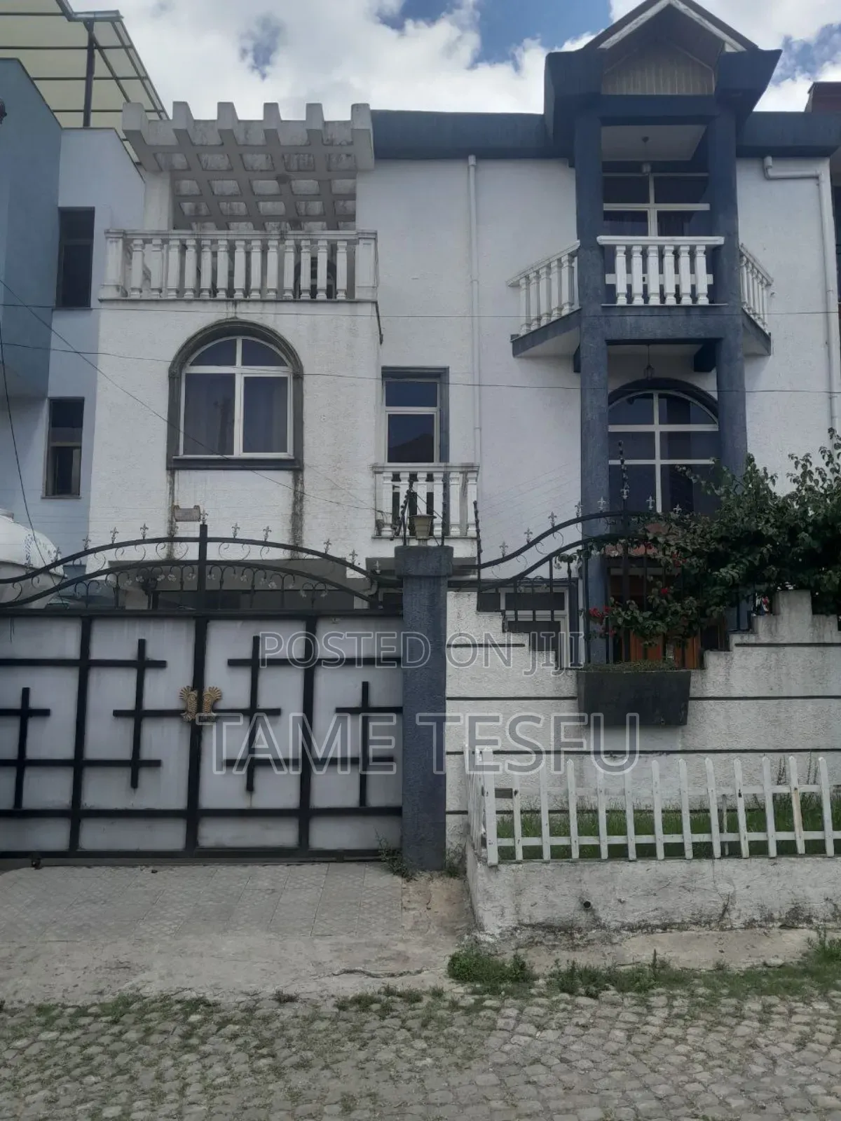 Furnished 6bdrm House in Summit Compound, Bole for sale