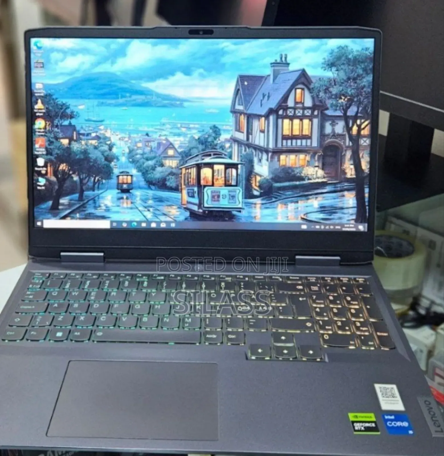 New Laptop Lenovo LOQ 15IRH8 16GB Intel Core i7 SSD 512GB