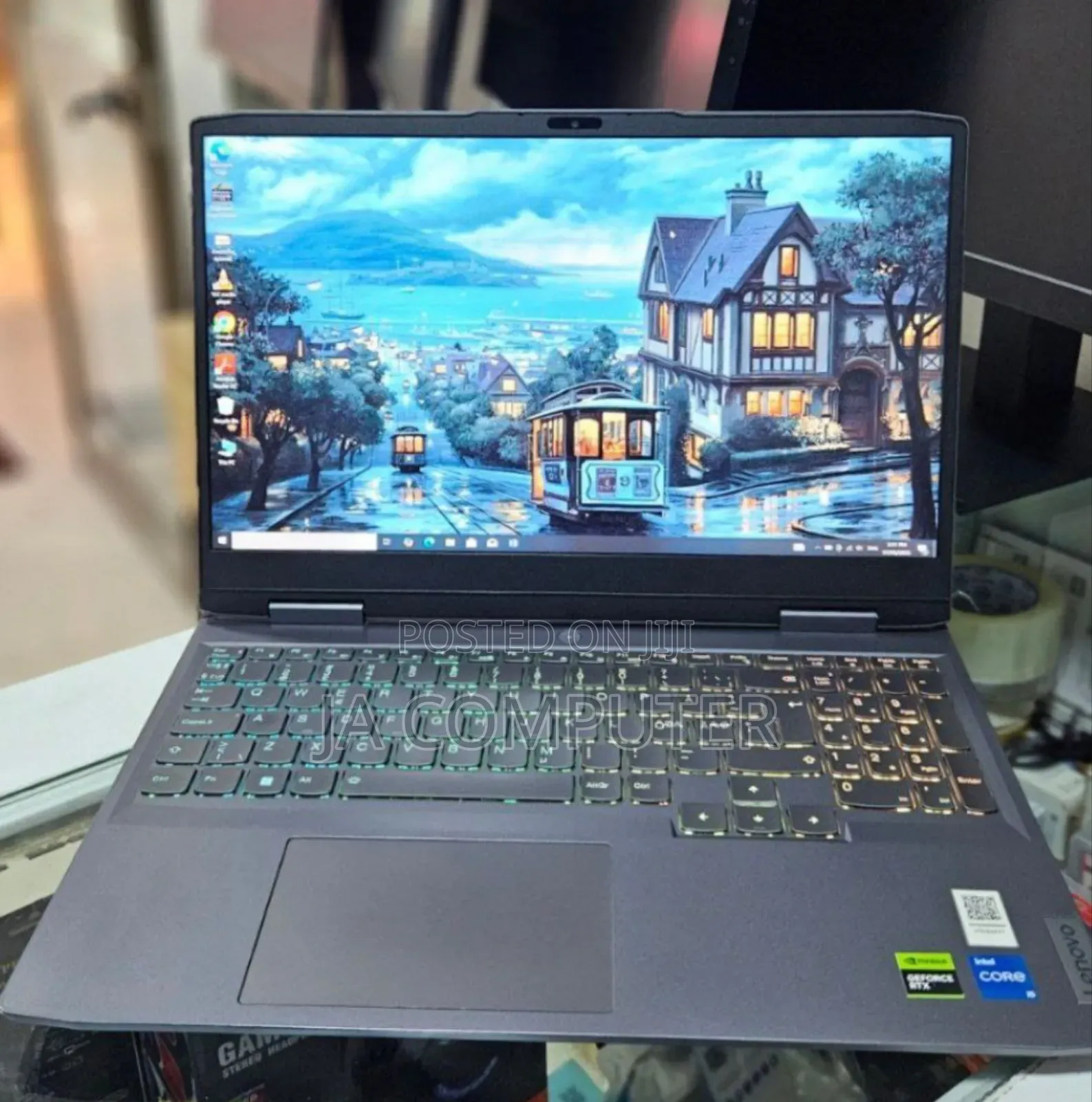 New Laptop Lenovo LOQ 15IRH8 16GB Intel Core I5 SSD 512GB