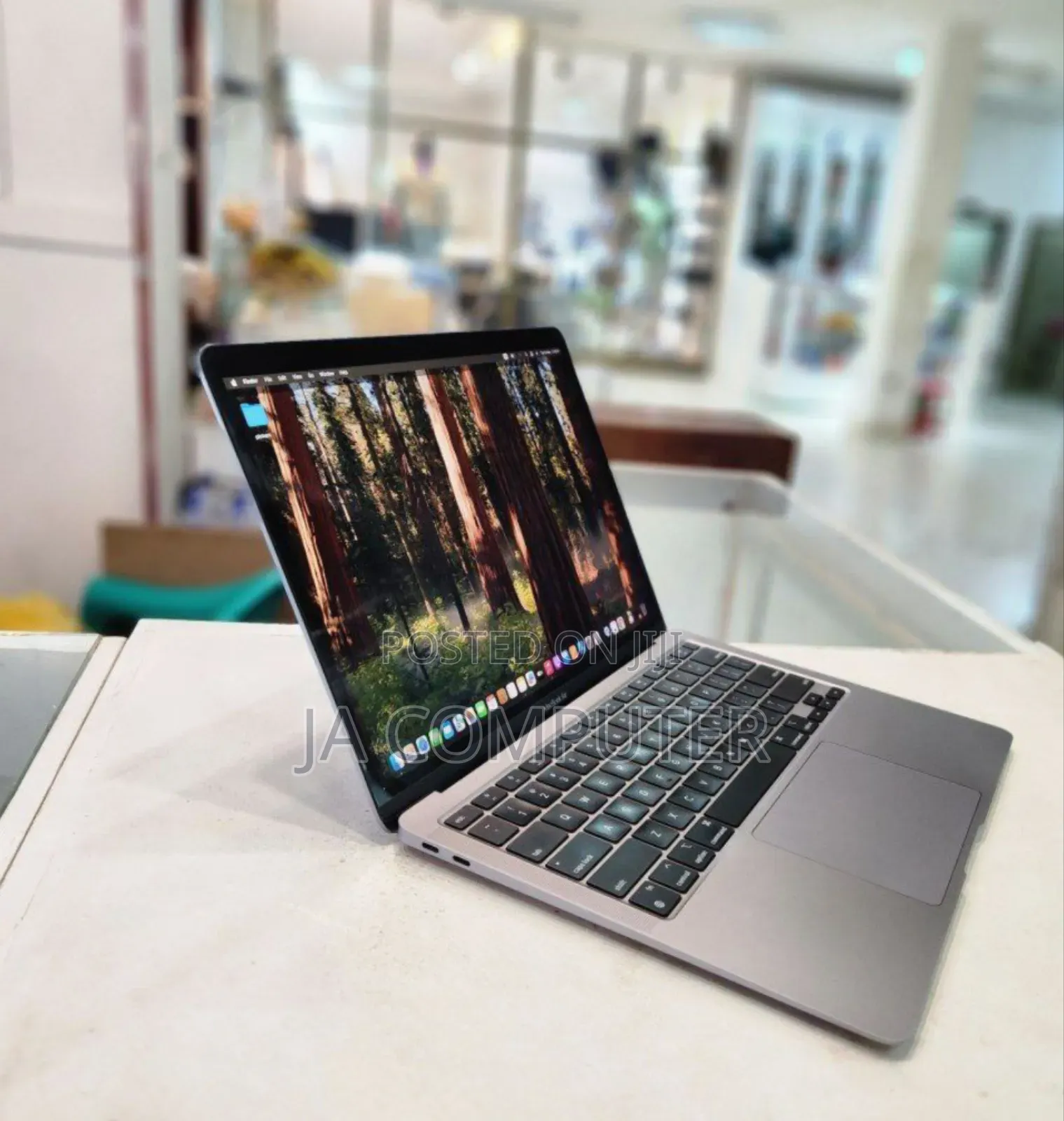 New Laptop Apple MacBook Air 2020 M1 16GB Apple M1 SSD 256GB