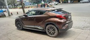 Toyota C-HR 2018 Gold