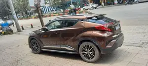 Toyota C-HR 2018 Gold