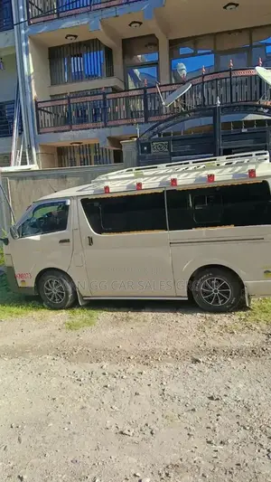 Photo - Toyota HiAce 2008 White