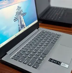 New Laptop Lenovo 8GB Intel Core I3 SSD 256GB