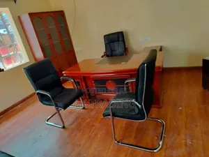 Photo - Modern Manager Table and Chair Shelf