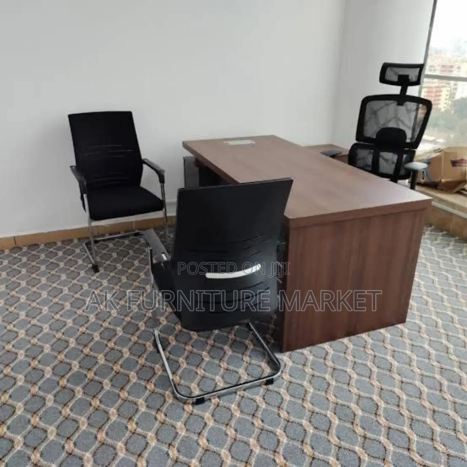 Modern Manager Table and Chair