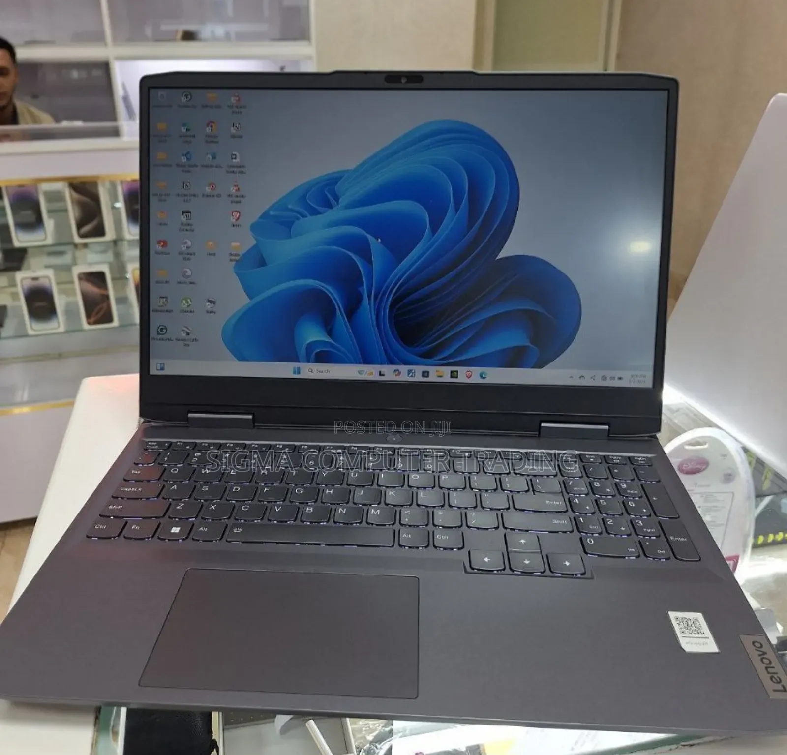 New Laptop Lenovo LOQ 15ARP9 16GB AMD Ryzen 7 SSD 512GB