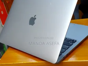 New Laptop Apple MacBook Pro 8GB Apple M2 SSD 256GB