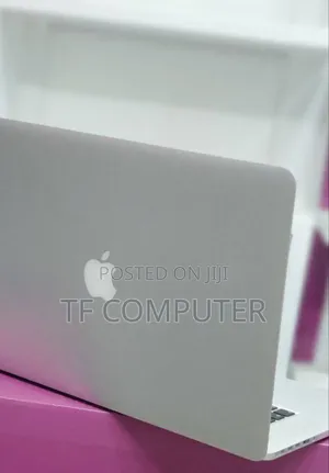 New Laptop Apple MacBook Pro 2015 16GB Intel Core I7 SSD 256GB