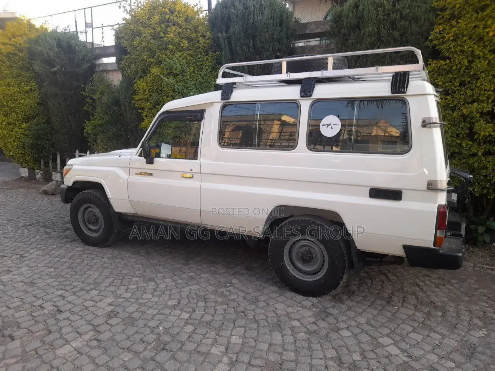 Toyota Land Cruiser 2010 White