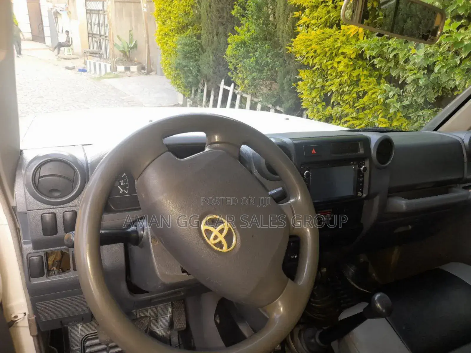 Toyota Land Cruiser 2010 White