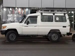 Toyota Land Cruiser 2010 White