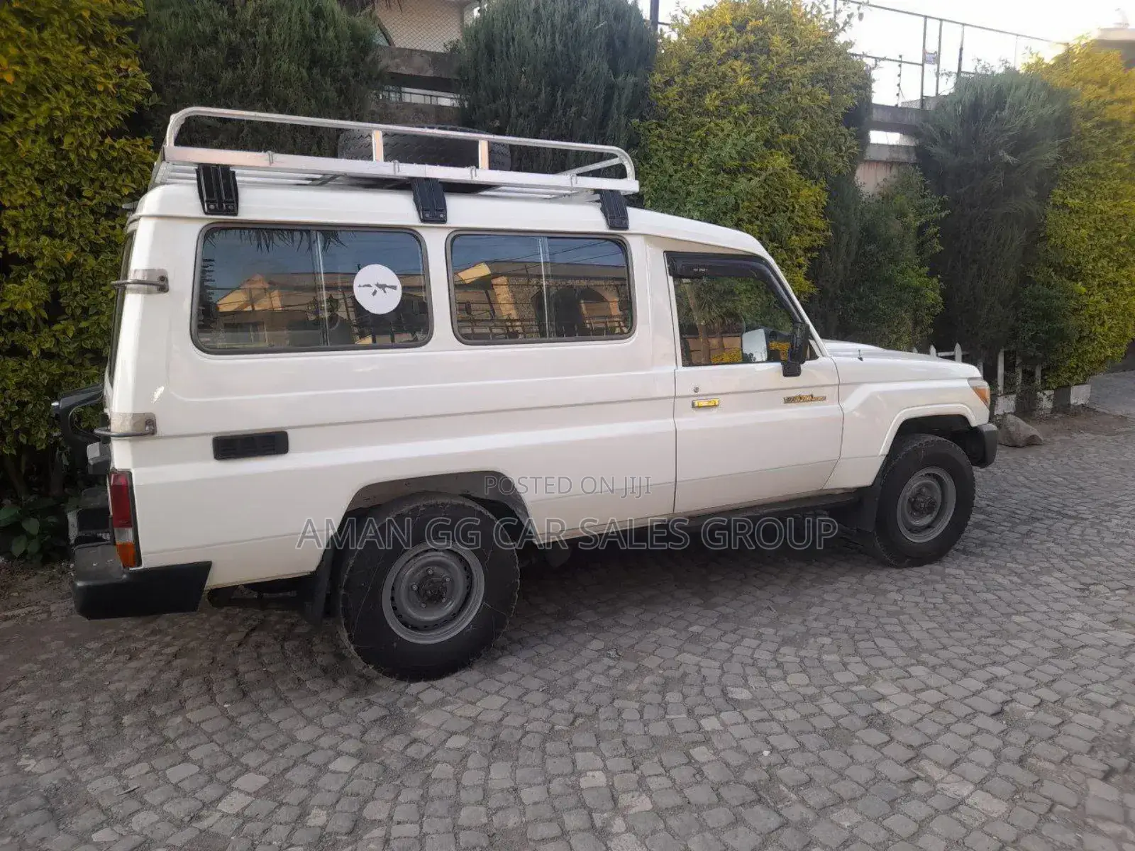 Toyota Land Cruiser 2010 White
