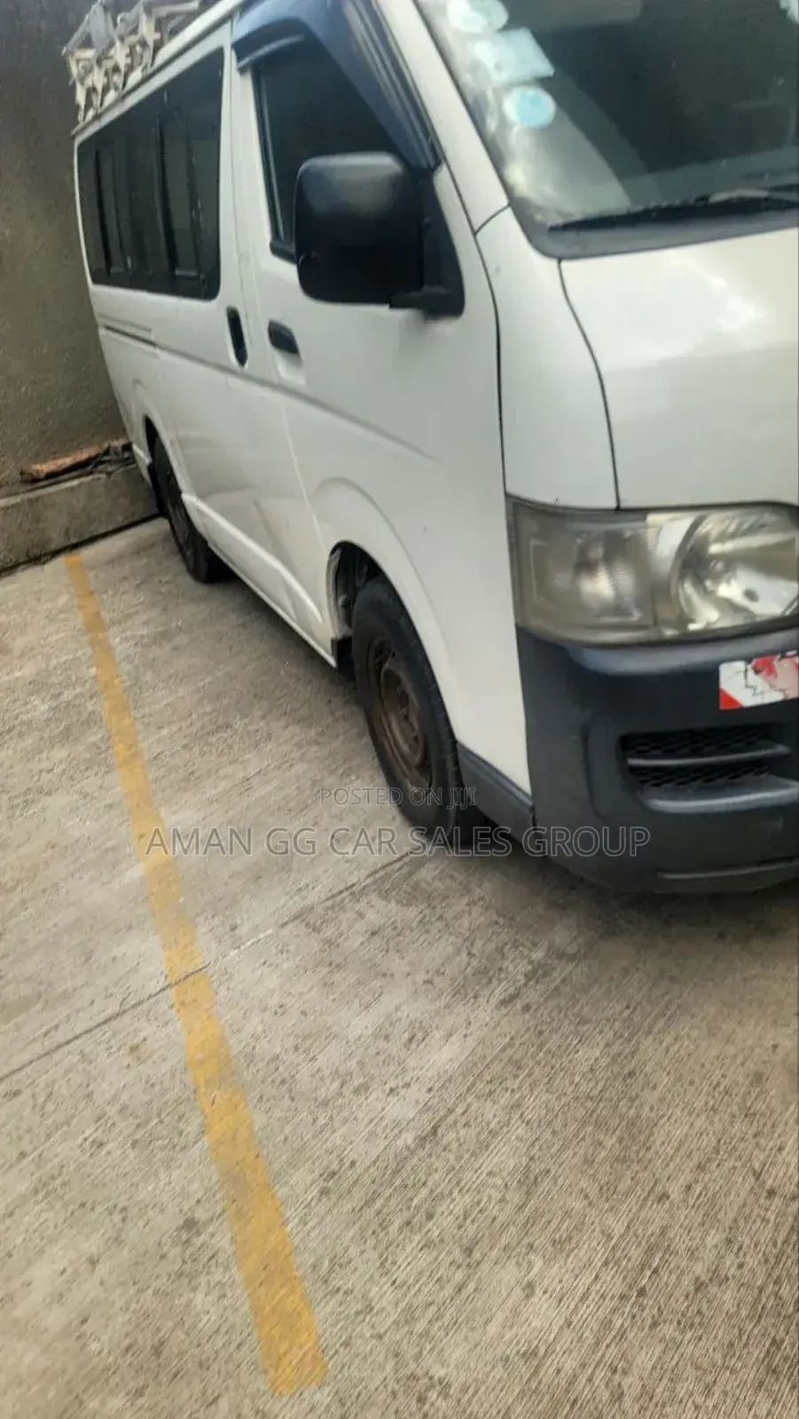 Toyota HiAce 2010 White