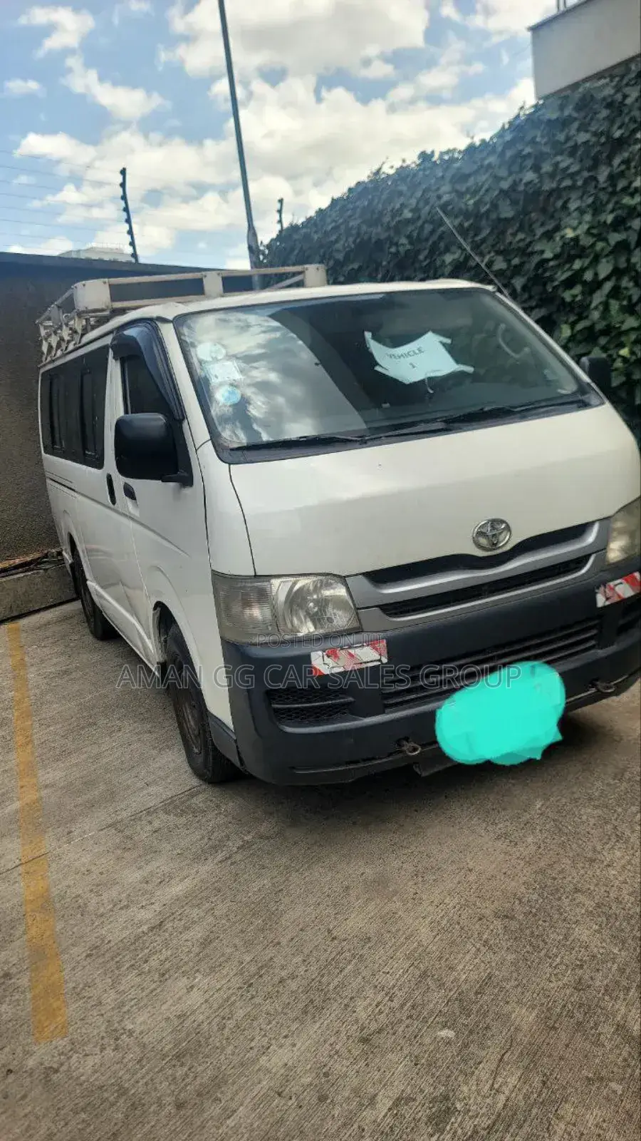 Toyota HiAce 2010 White