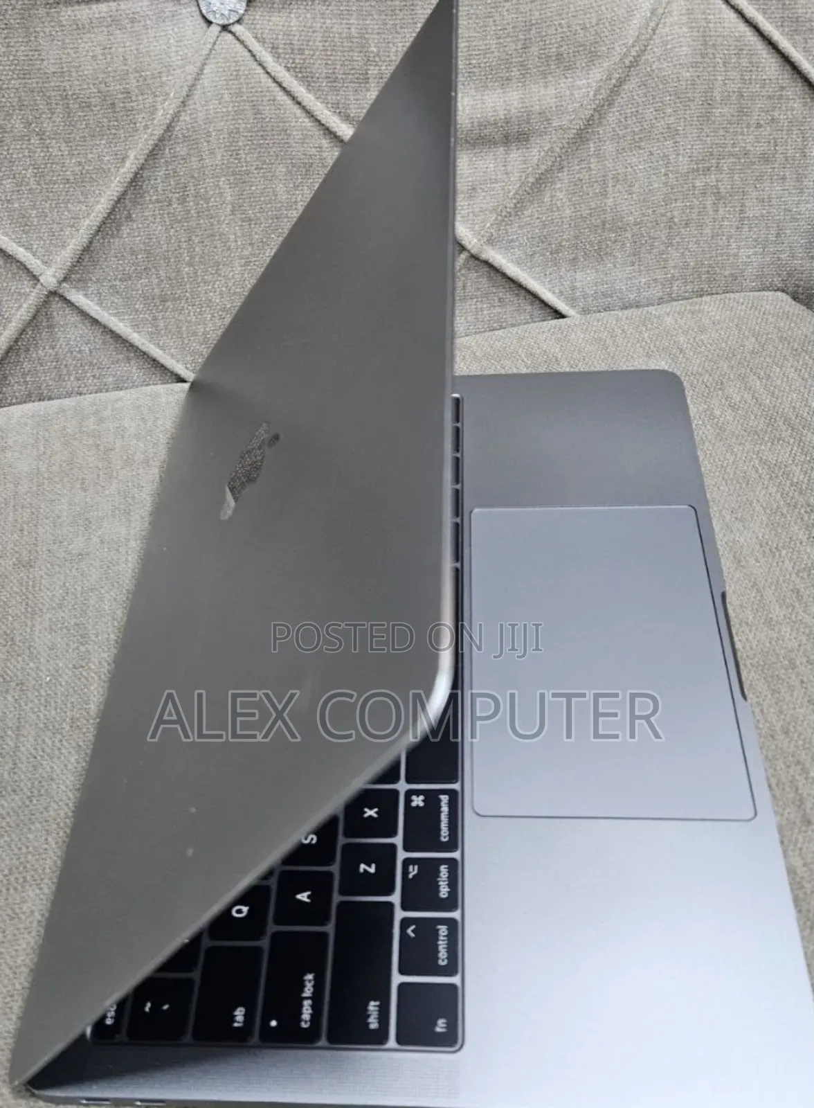 New Laptop Apple MacBook Pro 2017 16GB Intel Core I5 SSD 256GB